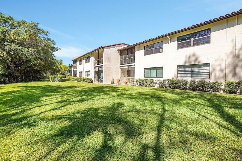 21362 Juego Circle, Unit 33f, Boca Raton, FL 33433 Photo