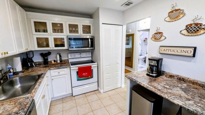 21362 Juego Circle, Unit 33f, Boca Raton, FL 33433 Photo