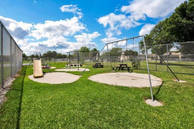 4492 Brook Drive, West Palm Beach, FL 33417 Photo