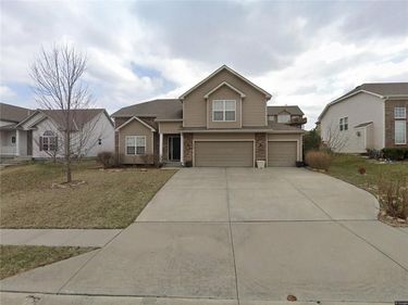 10201 N Willow Avenue, Kansas City, MO 64157