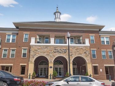 2465 ARMY NAVY DRIVE, Unit 1-405, ARLINGTON, VA 22206