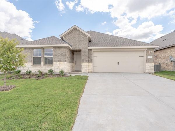 647 Carters Grove Drive, Fate, TX 75189