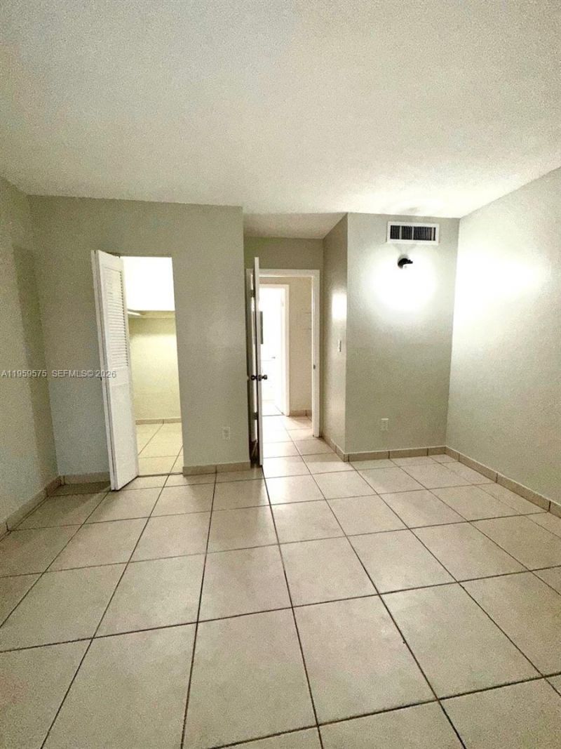 10786 N Kendall Dr, Unit D13, Miami, FL 33176 Photo