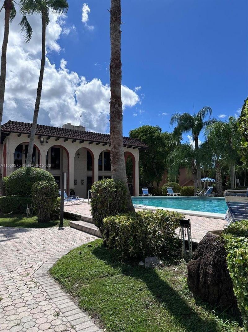 10786 N Kendall Dr, Unit D13, Miami, FL 33176 Photo