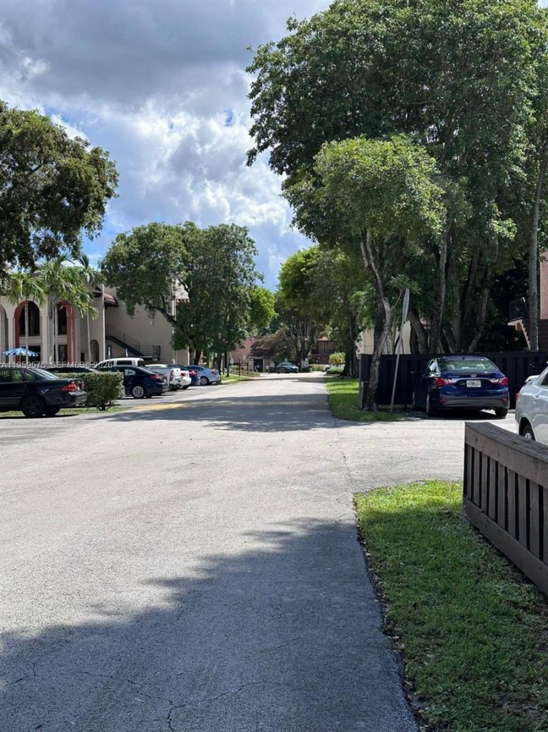 10786 N Kendall Dr, Unit D13, Miami, FL 33176 Photo