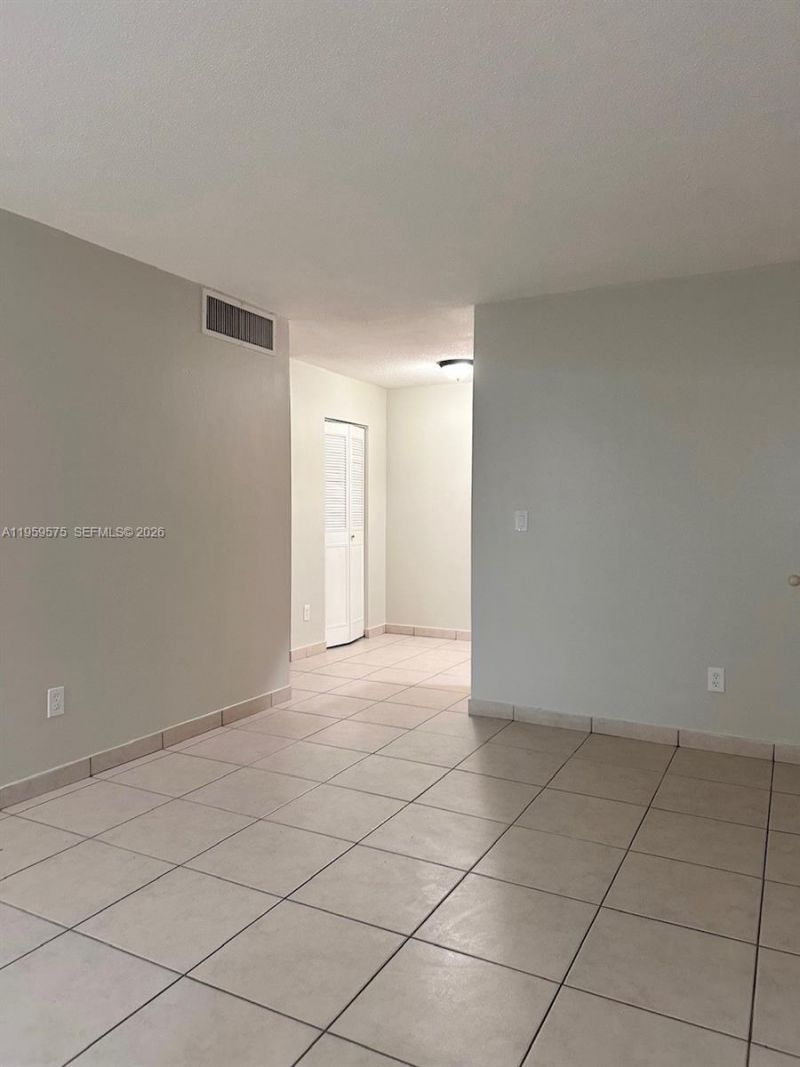 10786 N Kendall Dr, Unit D13, Miami, FL 33176 Photo