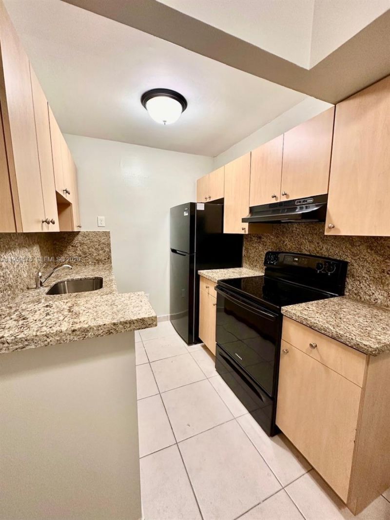 10786 N Kendall Dr, Unit D13, Miami, FL 33176 Photo