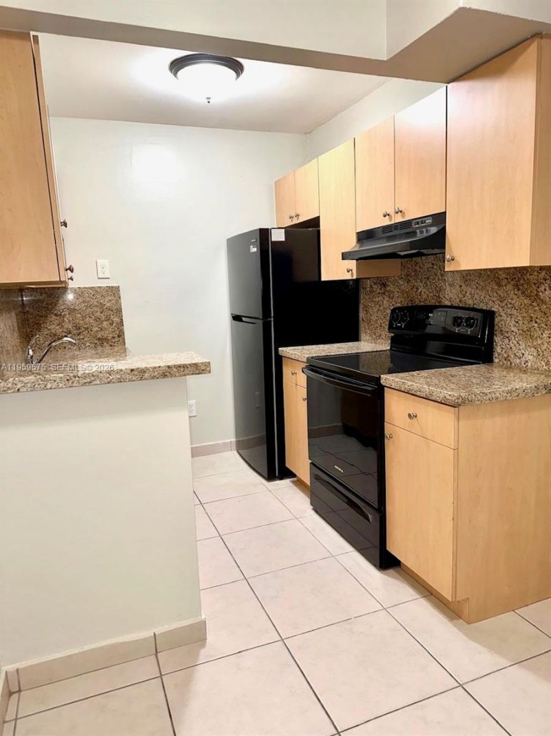 10786 N Kendall Dr, Unit D13, Miami, FL 33176 Photo