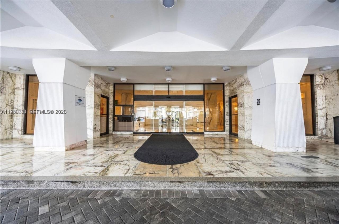 5700 Collins Ave, Unit 3H, Miami Beach, FL 33140 Photo