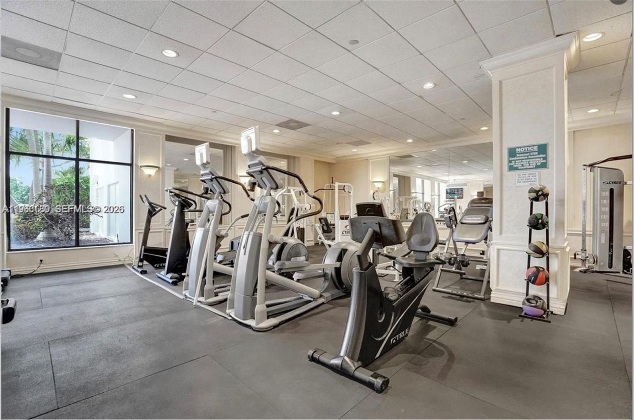 5700 Collins Ave, Unit 3H, Miami Beach, FL 33140 Photo