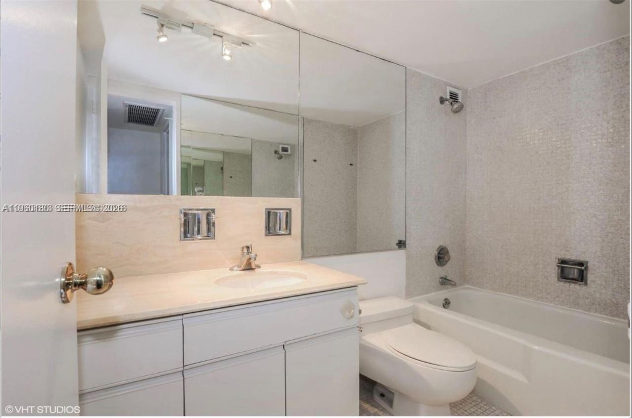 5700 Collins Ave, Unit 3H, Miami Beach, FL 33140 Photo