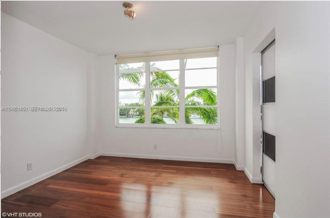 5700 Collins Ave, Unit 3H, Miami Beach, FL 33140 Photo