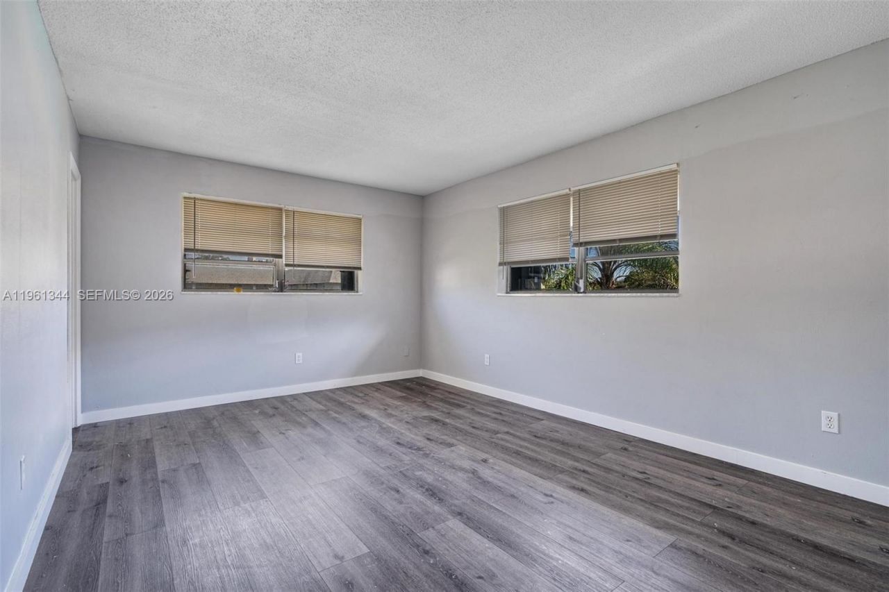 15205 NE 6th Ave , Unit D305, Miami, FL 33162 Photo