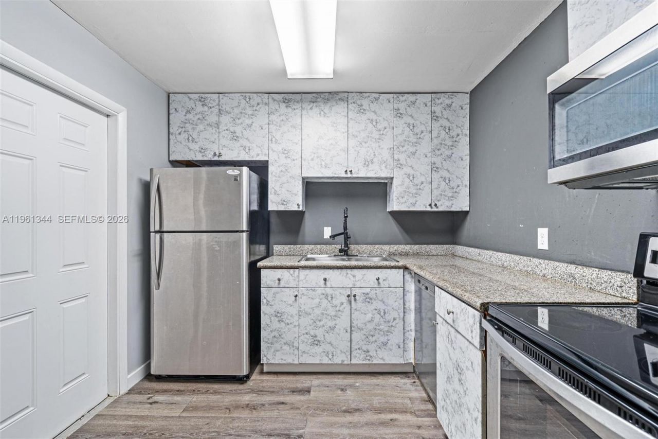 15205 NE 6th Ave , Unit D305, Miami, FL 33162 Photo