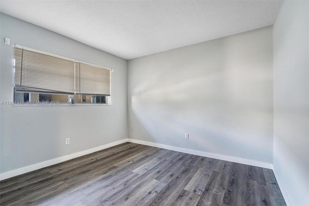 15205 NE 6th Ave , Unit D305, Miami, FL 33162 Photo