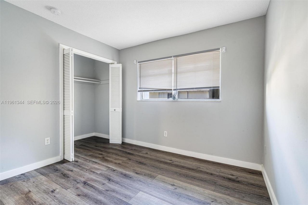 15205 NE 6th Ave , Unit D305, Miami, FL 33162 Photo