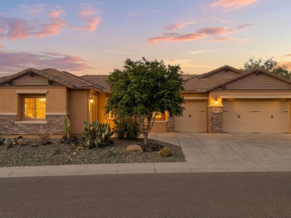 1732 W GAMBIT Trail, Phoenix, AZ 85085