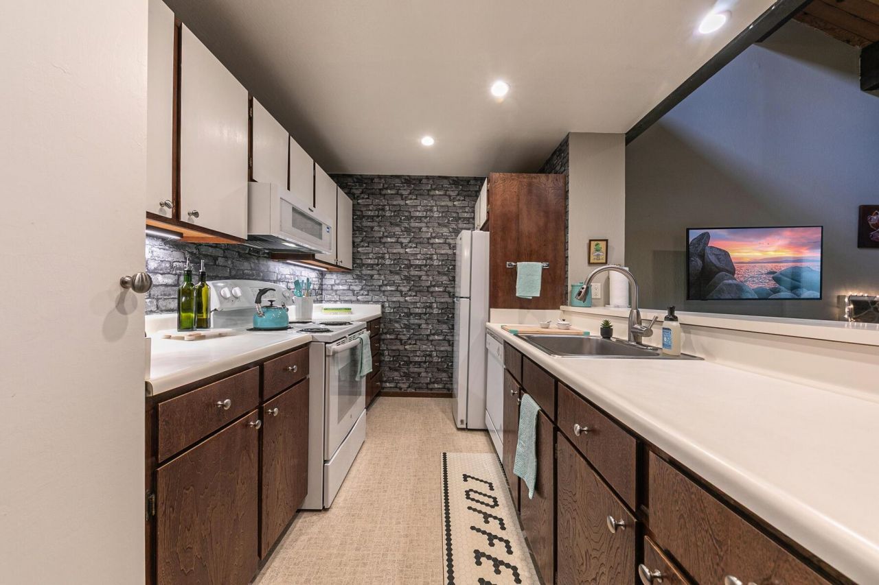 1001 Commonwealth Drive, Kings Beach, CA 96143 Photo