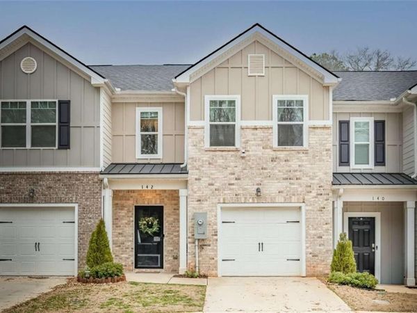 142 Hampton Circle , Mcdonough, GA 30253
