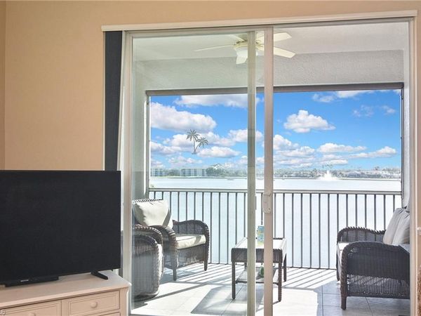 10361 Butterfly Palm DR, Unit 723, FORT MYERS, FL 33966