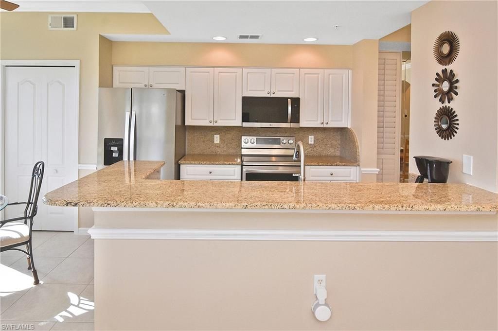 10361 Butterfly Palm Dr, Unit 723, Fort Myers, FL 33966 Photo