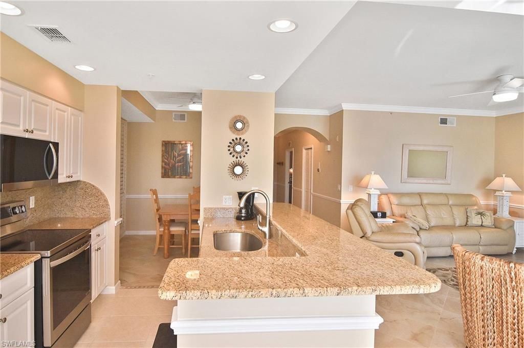 10361 Butterfly Palm Dr, Unit 723, Fort Myers, FL 33966 Photo