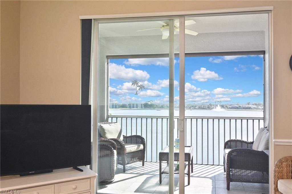 10361 Butterfly Palm Dr, Unit 723, Fort Myers, FL 33966 Photo