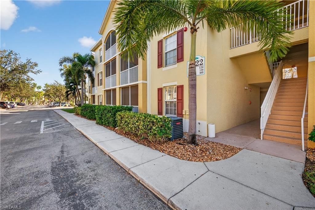 4122 Residence Dr, Unit 105, Fort Myers, FL 33901 Photo