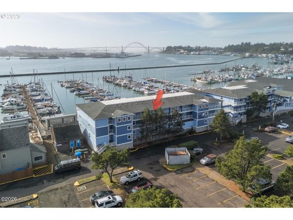 890 SE BAY BLVD, Unit 305, Newport, OR 97365