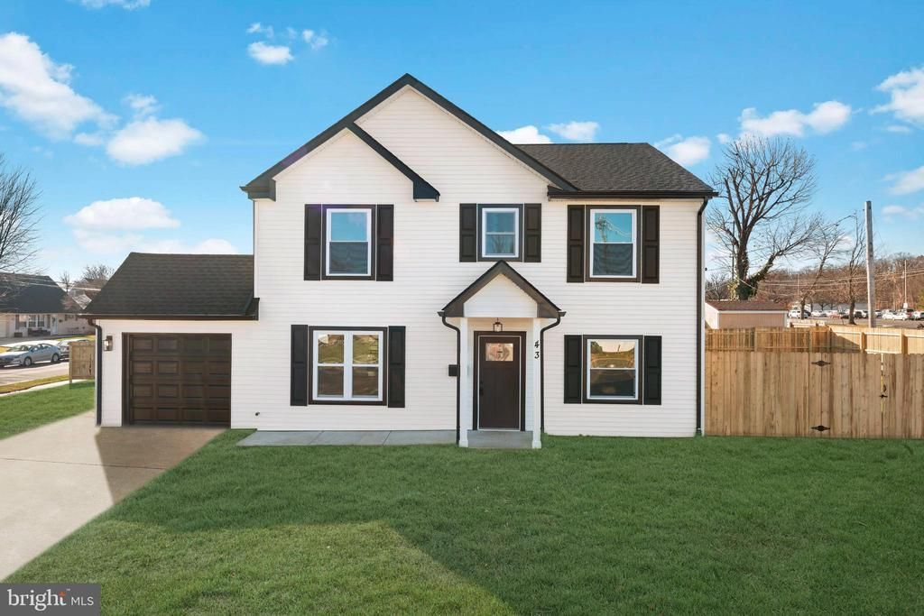 43 Petunia Road, Levittown, PA 19056 Main Photo