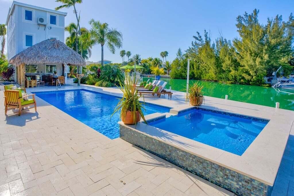 17183 Coral Drive, Sugarloaf, FL 33042 Photo