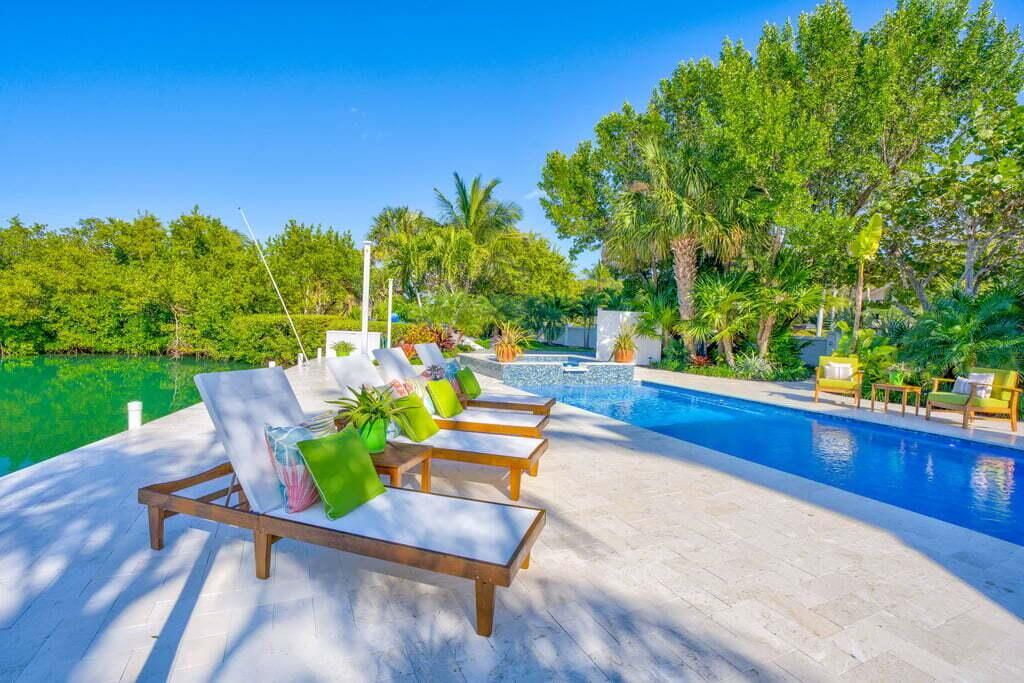 17183 Coral Drive, Sugarloaf, FL 33042 Photo