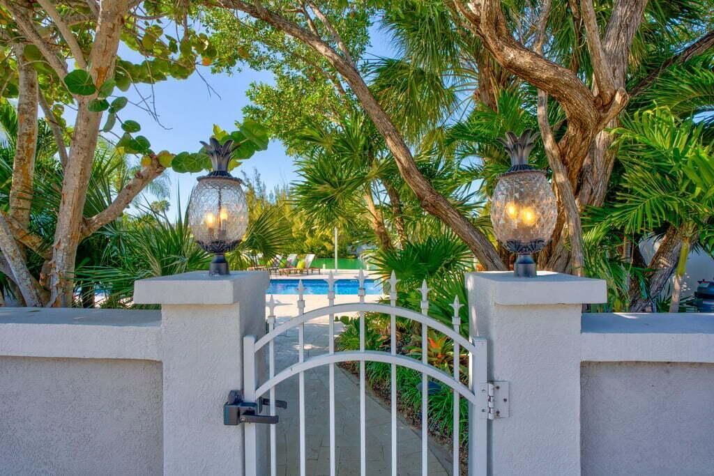 17183 Coral Drive, Sugarloaf, FL 33042 Photo