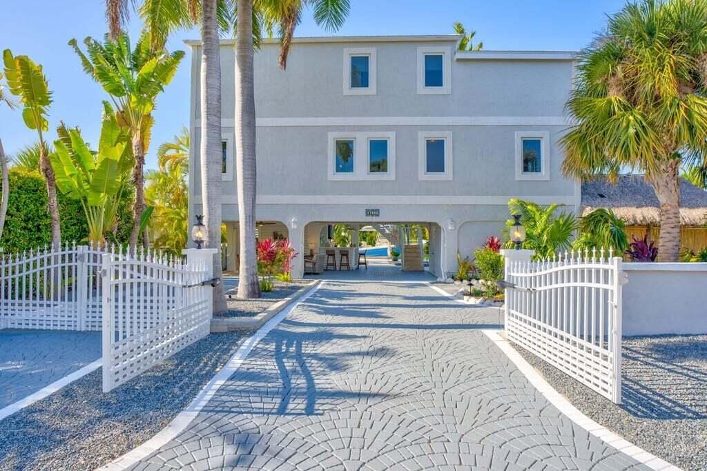 17183 Coral Drive, Sugarloaf, FL 33042 Photo
