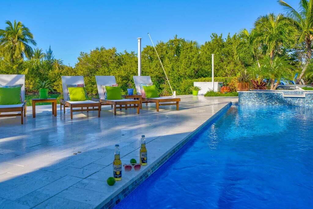 17183 Coral Drive, Sugarloaf, FL 33042 Photo