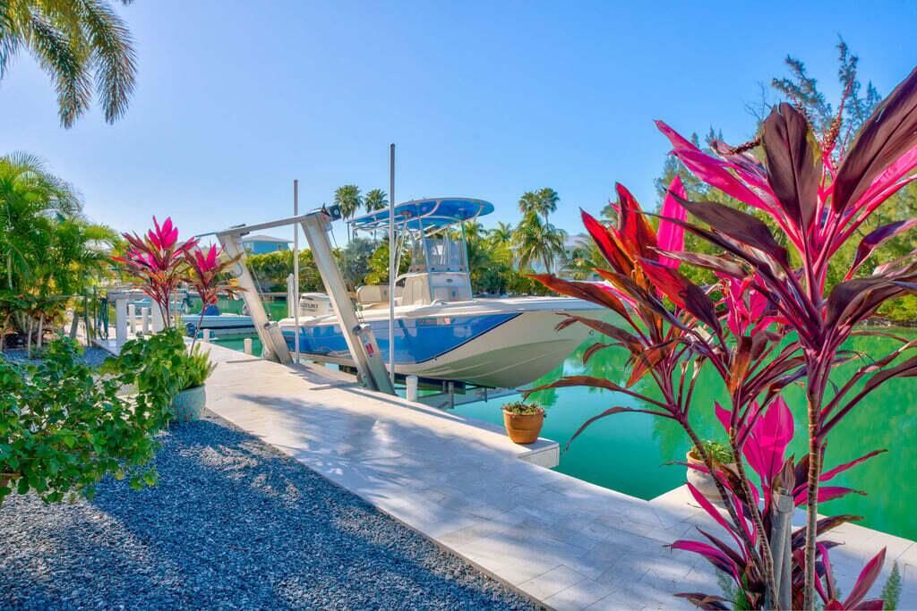 17183 Coral Drive, Sugarloaf, FL 33042 Photo