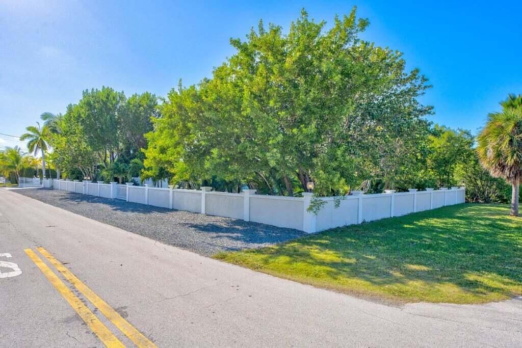 17183 Coral Drive, Sugarloaf, FL 33042 Photo