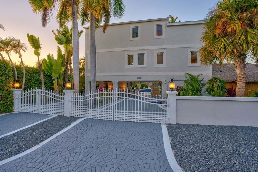 17183 Coral Drive, Sugarloaf, FL 33042 Photo