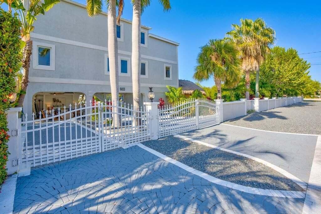 17183 Coral Drive, Sugarloaf, FL 33042 Photo