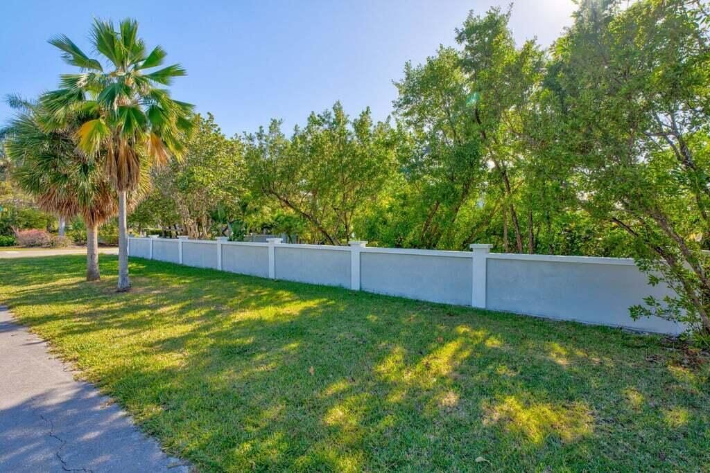 17183 Coral Drive, Sugarloaf, FL 33042 Photo