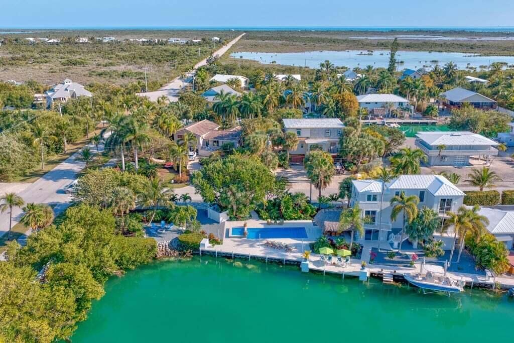 17183 Coral Drive, Sugarloaf, FL 33042 Photo