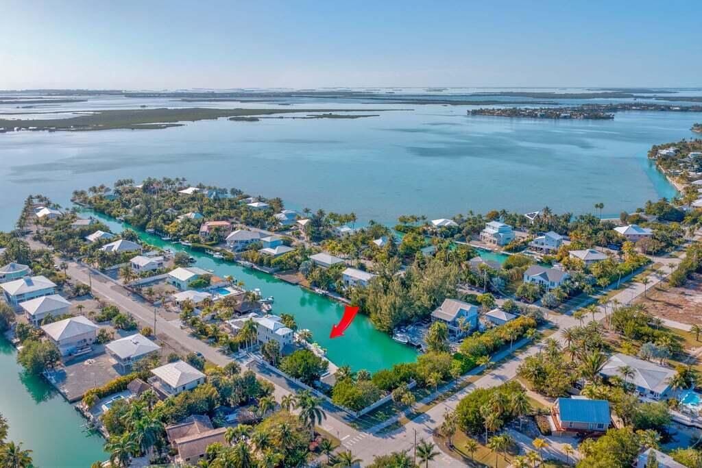 17183 Coral Drive, Sugarloaf, FL 33042 Photo