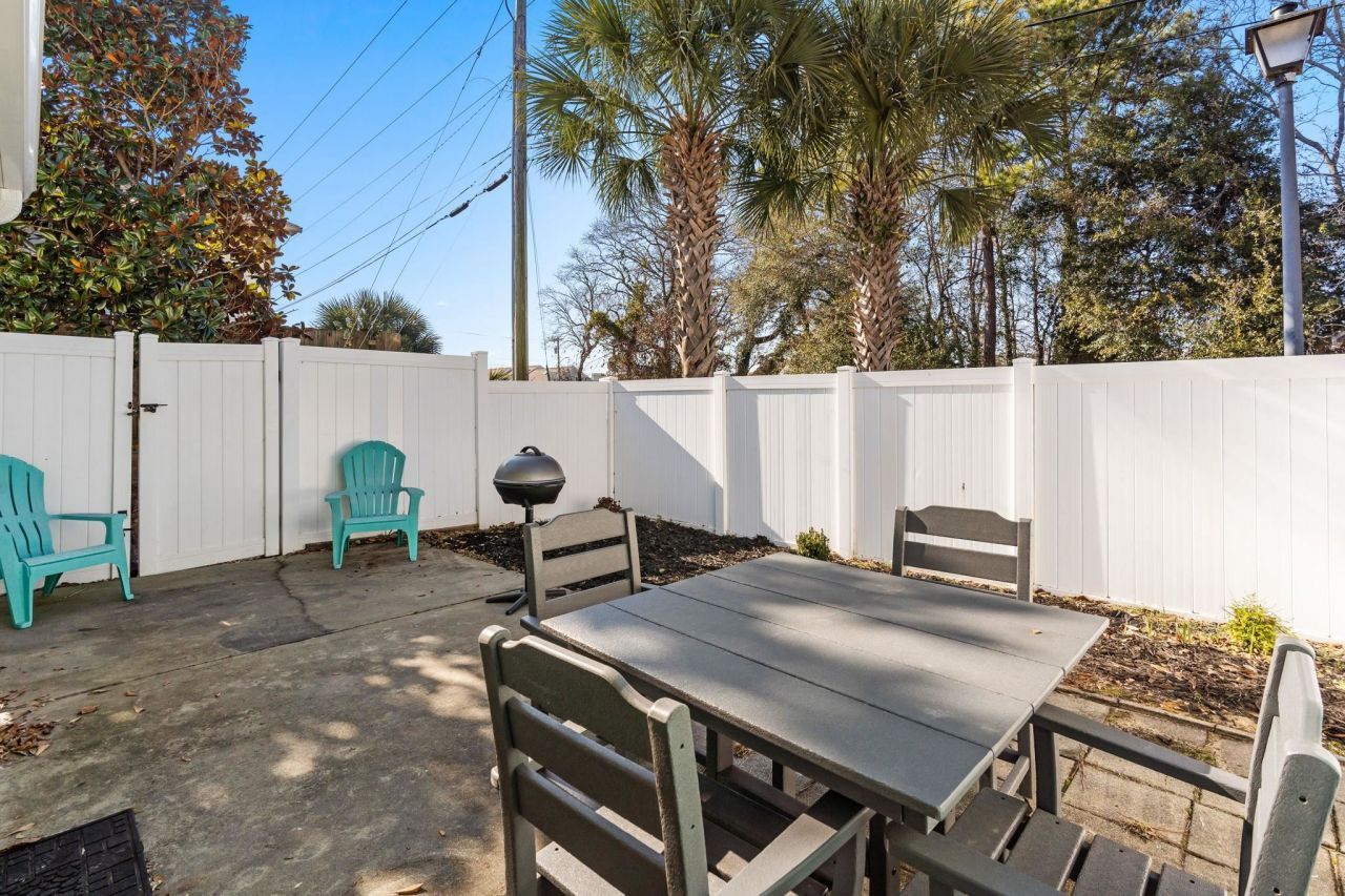 1928 Cassandra Ln. Photo 26