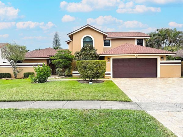 8725 SW 56th Pl, Cooper City, FL 33328
