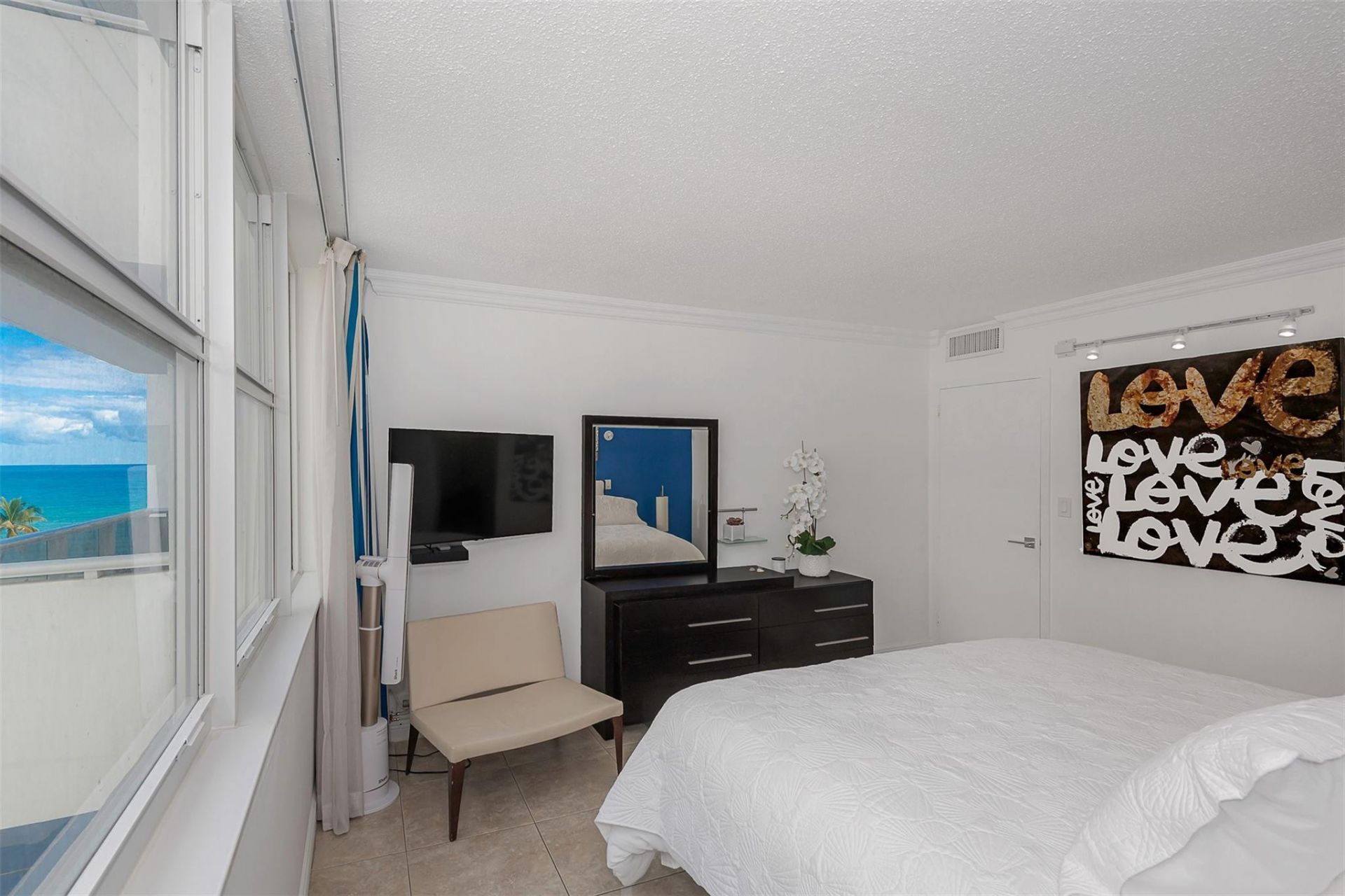 3140 S Ocean Drive, Unit 509, Hallandale Beach, FL 33009 Photo
