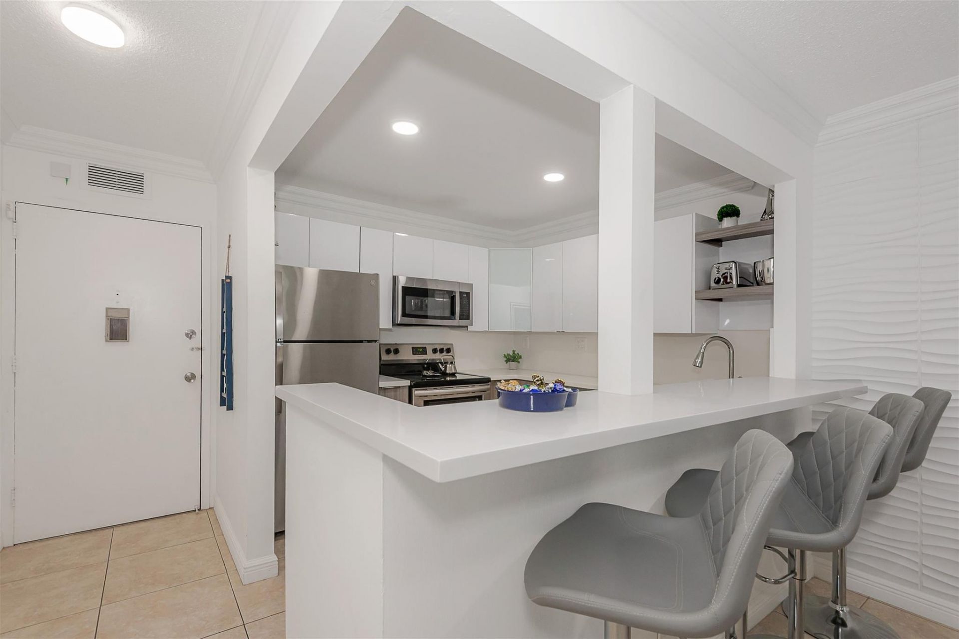 3140 S Ocean Drive, Unit 509, Hallandale Beach, FL 33009 Photo