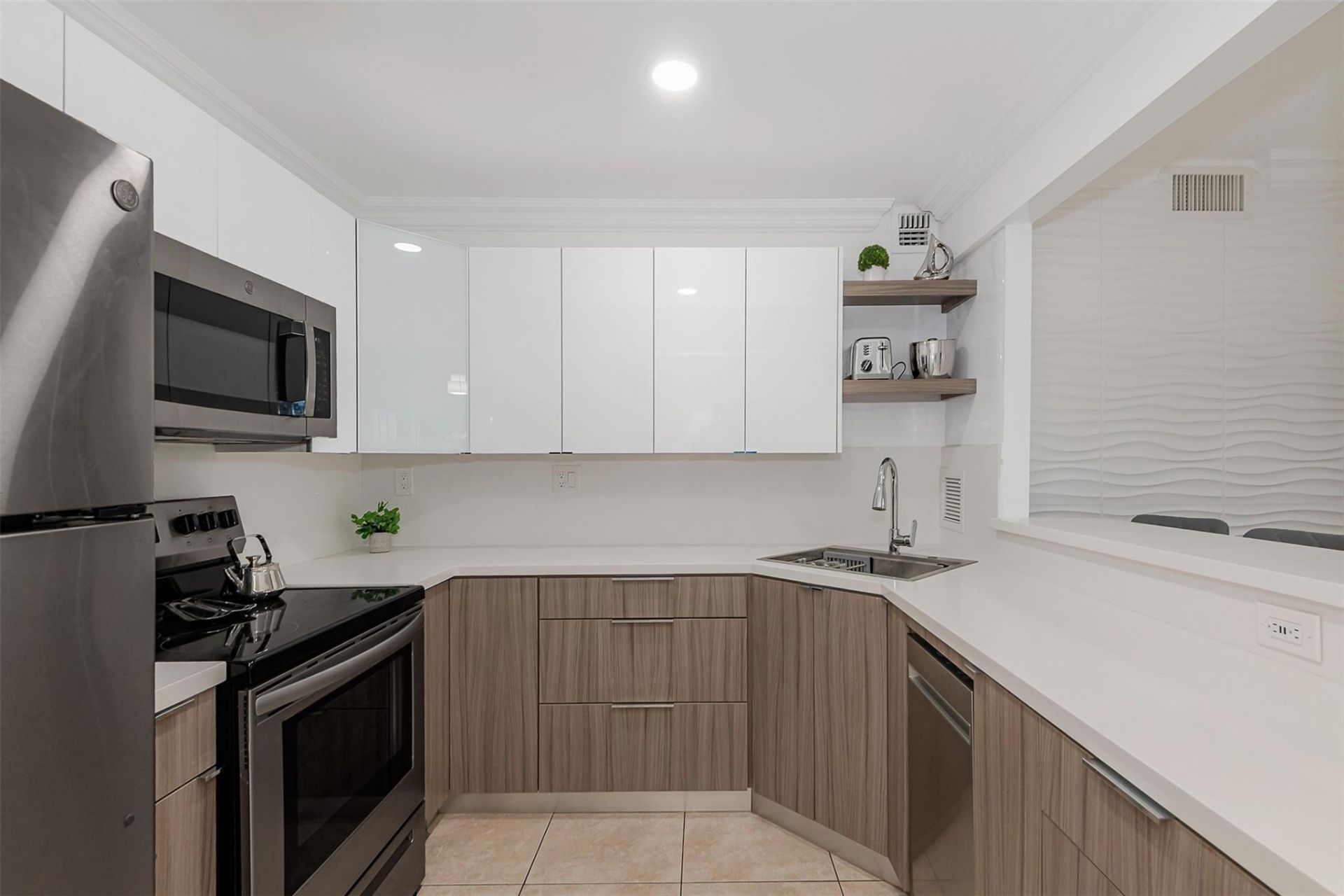 3140 S Ocean Drive, Unit 509, Hallandale Beach, FL 33009 Photo