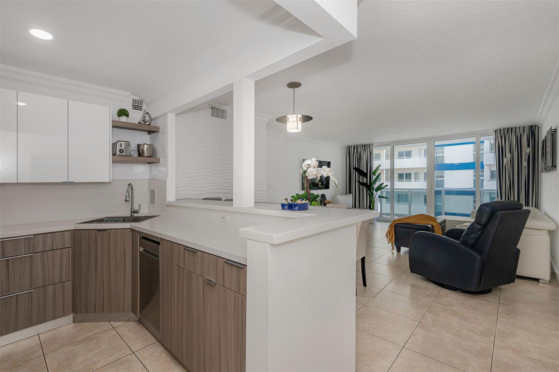 3140 S Ocean Drive, Unit 509, Hallandale Beach, FL 33009 Photo
