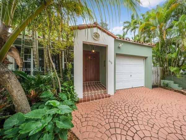 670 NE 56th St , Miami, FL 33137