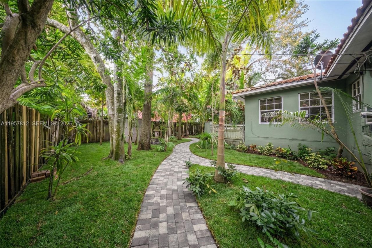 670 NE 56th St, Miami, FL 33137 Photo